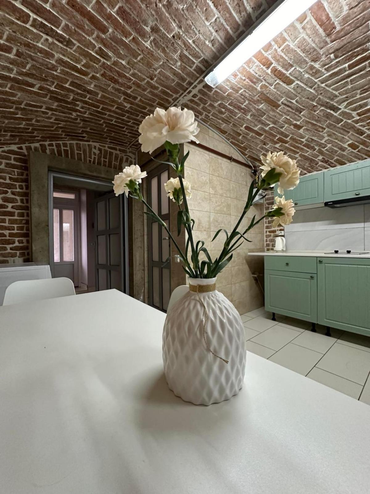 2Х Кім-Й Loft На Площі Філармонії By Willox Chernivtsi Exterior foto