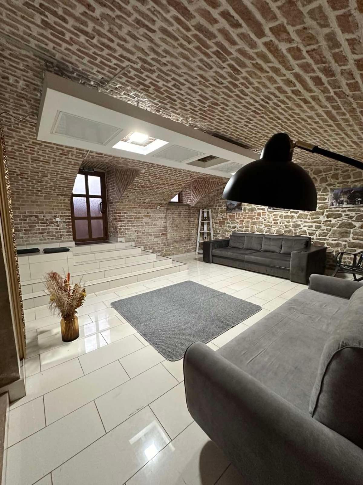 2Х Кім-Й Loft На Площі Філармонії By Willox Chernivtsi Exterior foto