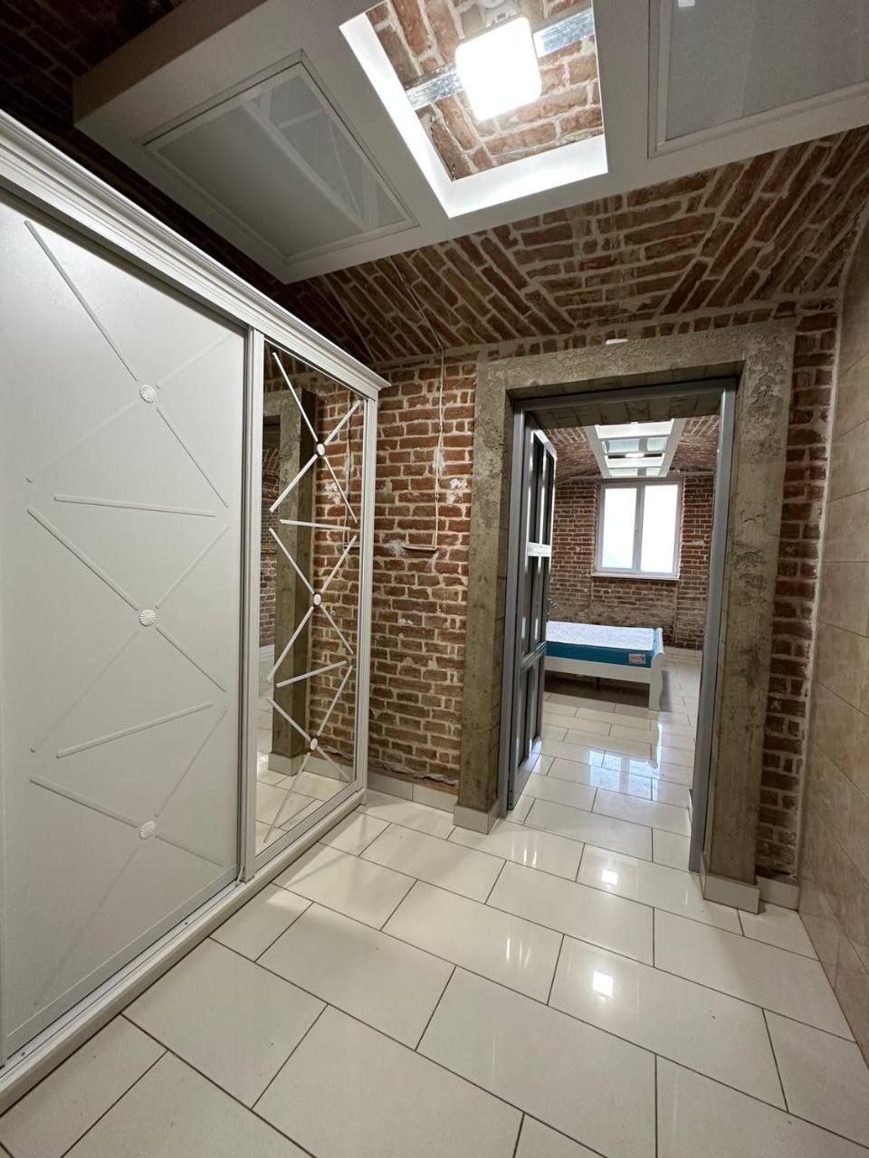 2Х Кім-Й Loft На Площі Філармонії By Willox Chernivtsi Exterior foto